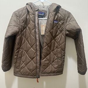 BNWT 7-8 Patagonia Kids quilted down hoodie